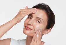Přípravek pro čištění pleti - HYDROPEPTIDE Exfoliating Cleanser 30 ml