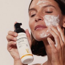 Rozjasňující čisticí pěna NOVEXPERT Express Cleansing 150 ml