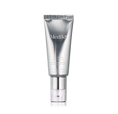 Medik8 Crystal Retinal 3 - Noční retinalové sérum proti stárnutí pleti 30 ml Medik8 Crystal Retinal 3 - Noční retinalové sérum proti stárnutí pleti 30 ml