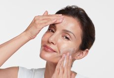 Přípravek pro čištění pleti - HYDROPEPTIDE Exfoliating Cleanser 30 ml